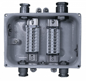 Коробка клеммная КЗНС-16 У2 16 зажимов IP65 (метал. вводы) Электротехник ET002544
